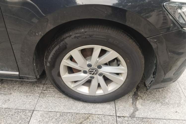 Used Volkswagen Passat 2023 Revised Version 280TSI Business Edition Right Front Wheel Hub