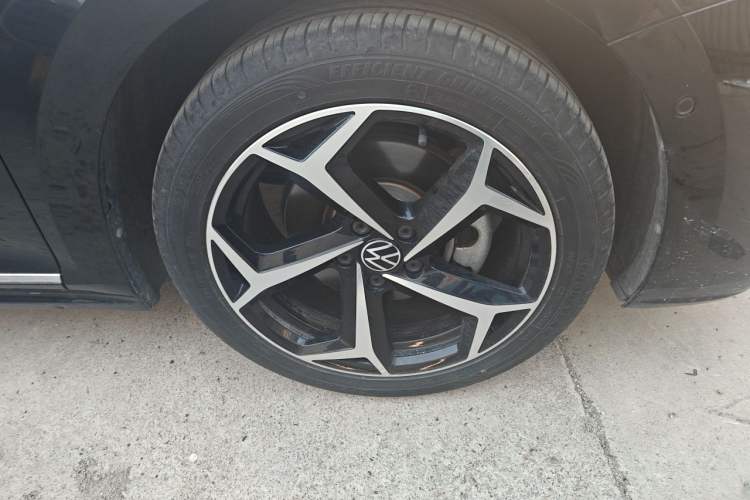 Used Volkswagen Passat 2023 Restyled 330TSI Starry Luxury Edition Right Front Wheel Hub