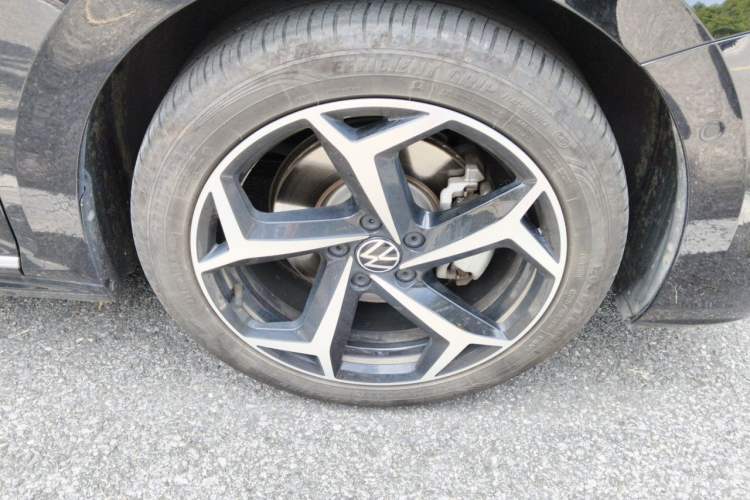 Used Volkswagen Passat 2023 330TSI Starry Luxury Edition Right Front Wheel Hub