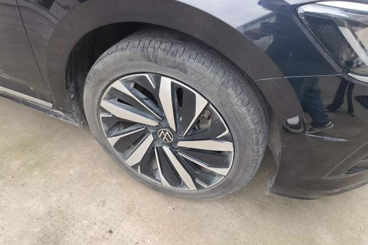 Used Volkswagen Passat 2023 Revised 330TSI Elite Edition Right Front Wheel Hub