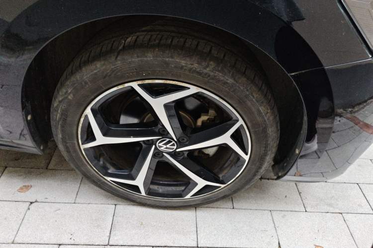 Used Volkswagen Passat 2023 330TSI Starry Elite Edition Right Front Wheel Hub