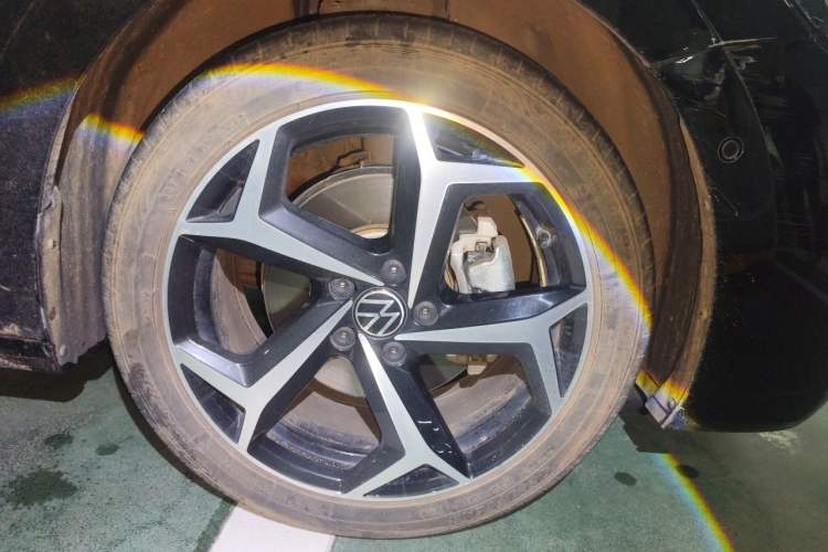 Used Volkswagen Passat 2023 Restyled 330TSI Starry Luxury Edition Right Front Wheel Hub