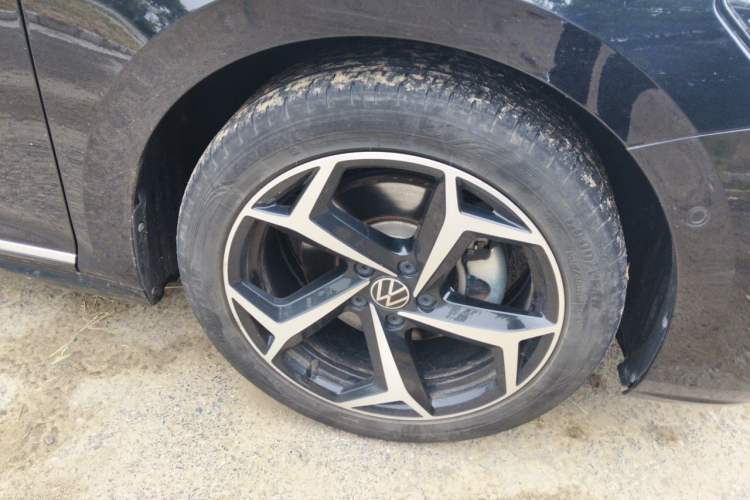 Used Volkswagen Passat 2023 330TSI Starry Luxury Edition Right Front Wheel Hub
