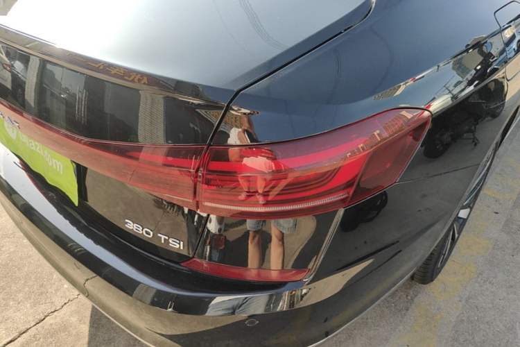 Used Volkswagen Passat 2023 330TSI Elite Edition Right Rear Taillight