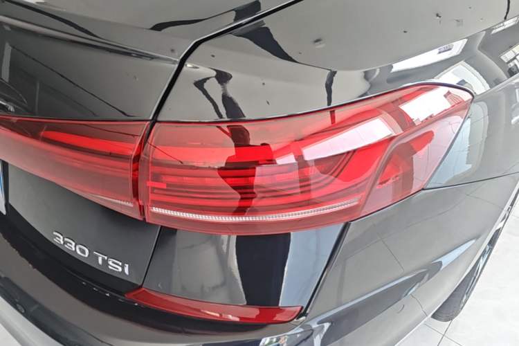 Used Volkswagen Passat 2023 330TSI Starry Luxury Edition Right Rear Taillight
