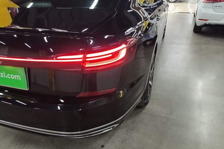 Used Volkswagen Passat 2023 Facelift 330TSI Luxury Edition Right Rear Taillight