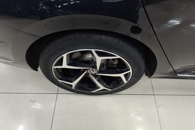 Used Volkswagen Passat 2023 Revised 330TSI Starry Elite Edition Right Rear Wheel Hub