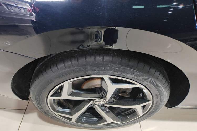 Used Volkswagen Passat 2023 330TSI Starry Elite Edition Right Rear Wheel Hub