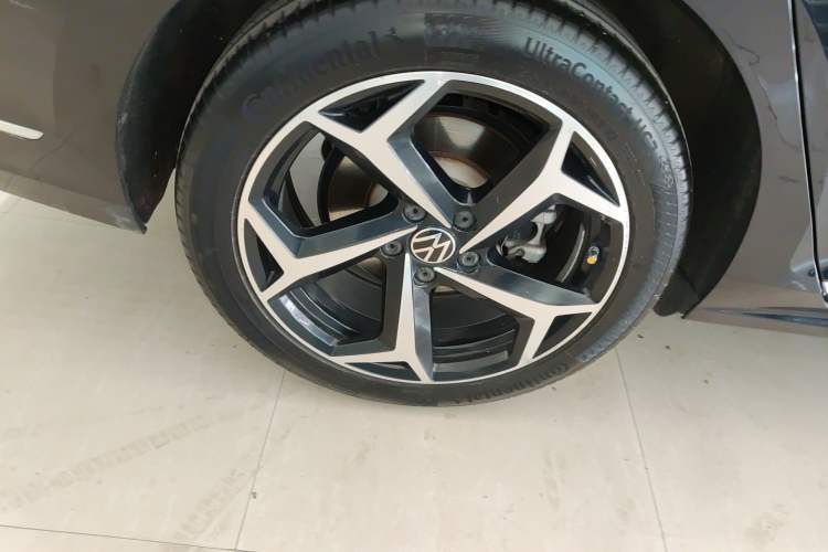 Used Volkswagen Passat 2023 Revised 330TSI Starry Elite Edition Right Rear Wheel Hub