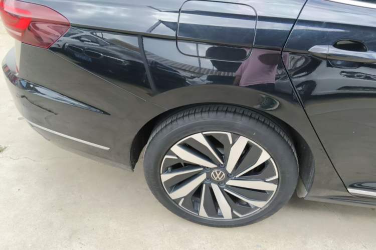 Used Volkswagen Passat 2023 Revised 330TSI Starry Elite Edition Right Rear Wheel Hub