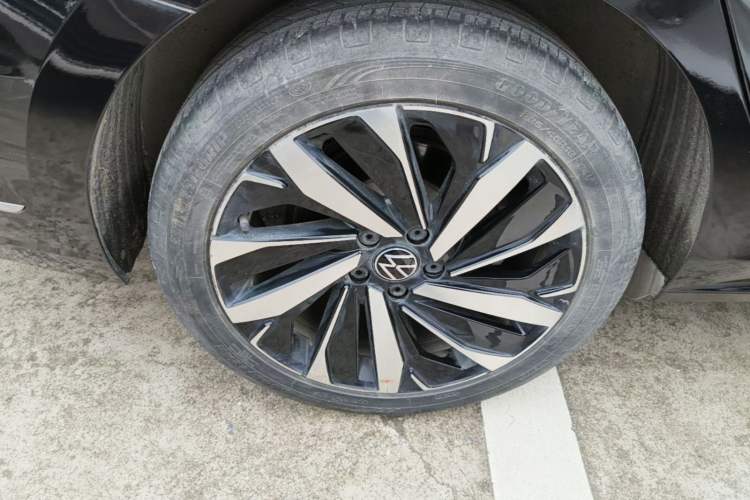 Used Volkswagen Passat 2023 330TSI Elite Edition Right Rear Wheel Hub