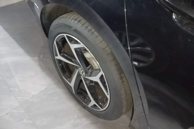 Used Volkswagen Passat 2023 Revised 330TSI Starry Elite Edition Right Rear Wheel Hub