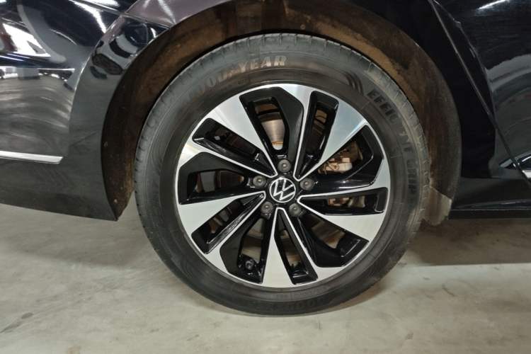 Used Volkswagen Passat 2023 Revised 330TSI Starry Elite Edition Right Rear Wheel Hub