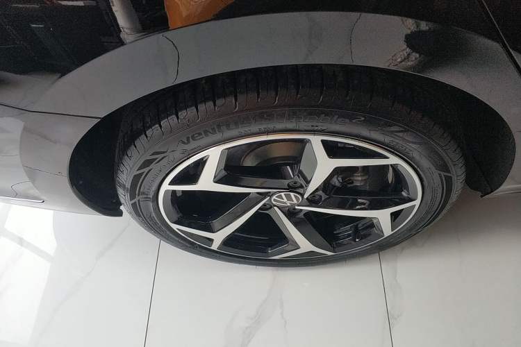 Used Volkswagen Passat 2023 Revised 330TSI Starry Elite Edition Right Rear Wheel Hub