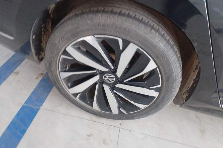 Used Volkswagen Passat 2023 Revised 330TSI Starry Elite Edition Right Rear Wheel Hub