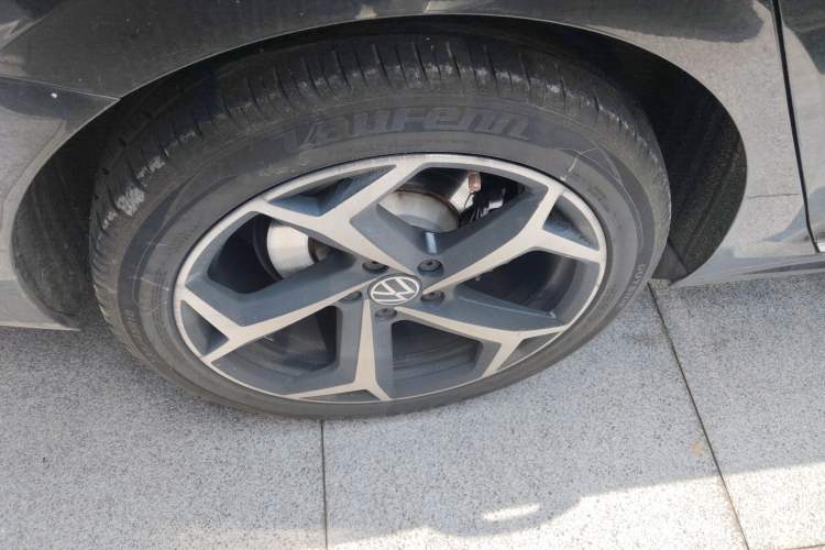 Used Volkswagen Passat 2023 Revised 330TSI Starry Elite Edition Right Rear Wheel Hub