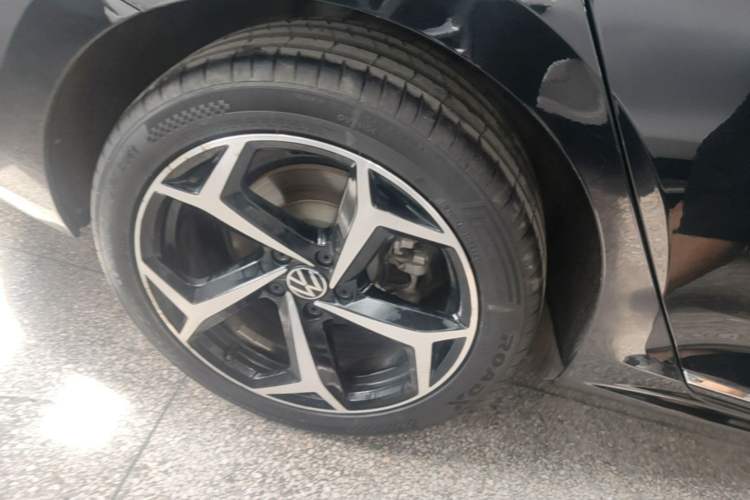 Used Volkswagen Passat 2023 Revised 330TSI Starry Elite Edition Right Rear Wheel Hub