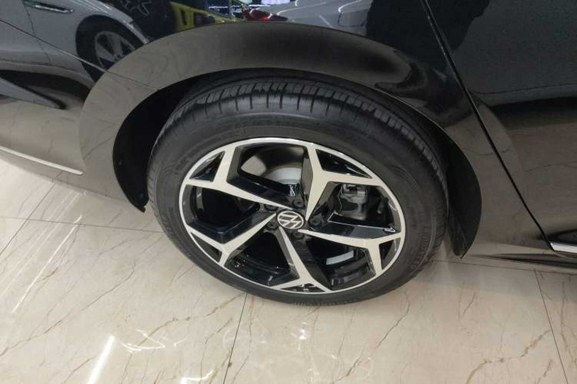 Used Volkswagen Passat 2023 Restyled 330TSI Starry Luxury Edition Right Rear Wheel Hub