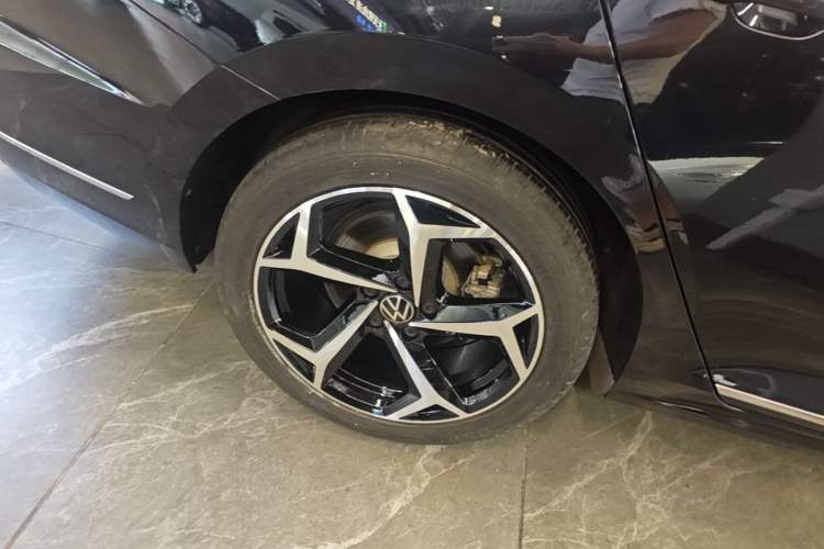 Used Volkswagen Passat 2023 Revised 330TSI Starry Elite Edition Right Rear Wheel Hub