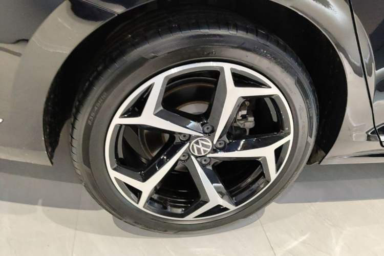 Used Volkswagen Passat 2023 Revised 330TSI Starry Elite Edition Right Rear Wheel Hub