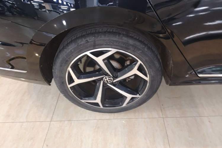 Used Volkswagen Passat 2023 Revised 330TSI Starry Elite Edition Right Rear Wheel Hub