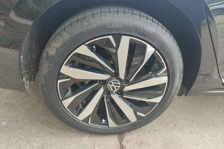 Used Volkswagen Passat 2023 Revised 330TSI Starry Elite Edition Right Rear Wheel Hub