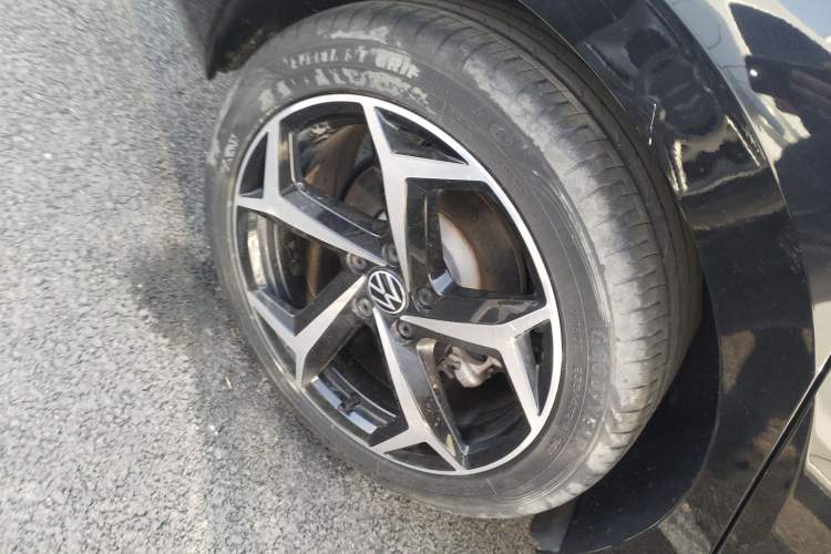 Used Volkswagen Passat 2023 Revised 330TSI Starry Elite Edition Right Rear Wheel Hub