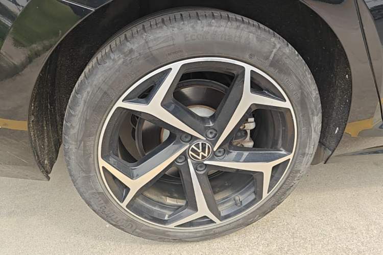 Used Volkswagen Passat 2023 Restyled 330TSI Starry Luxury Edition Right Rear Wheel Hub