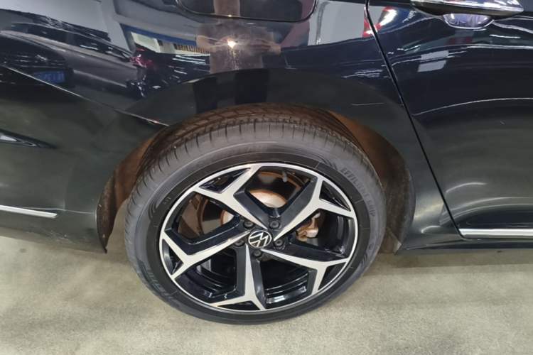 Used Volkswagen Passat 2023 Restyled 330TSI Starry Luxury Edition Right Rear Wheel Hub