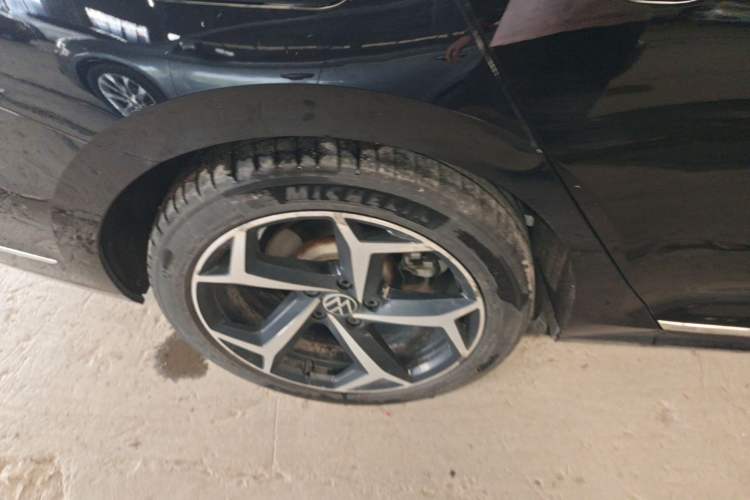 Used Volkswagen Passat 2023 Restyled 330TSI Starry Luxury Edition Right Rear Wheel Hub