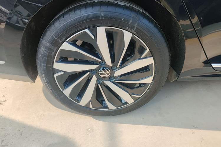 Used Volkswagen Passat 2023 Revised 330TSI Elite Edition Right Rear Wheel Hub