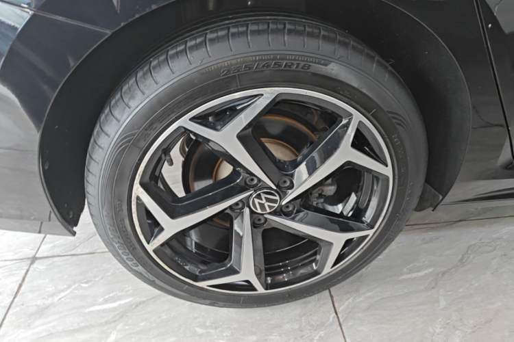 Used Volkswagen Passat 2023 Restyled 330TSI Starry Luxury Edition Right Rear Wheel Hub
