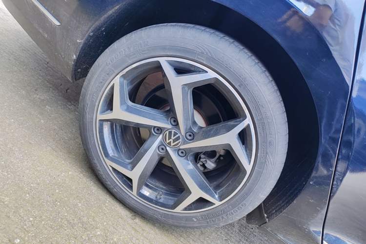 Used Volkswagen Passat 2023 Revised 330TSI Starry Elite Edition Right Rear Wheel Hub
