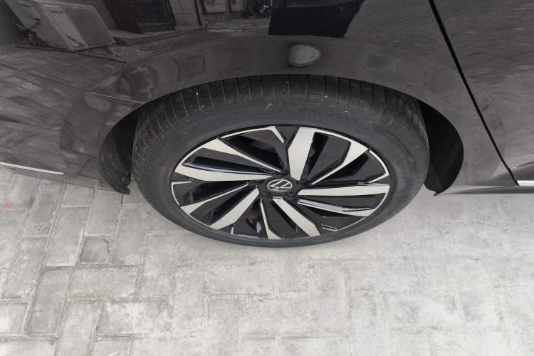 Used Volkswagen Passat 2023 Revised 330TSI Elite Edition Right Rear Wheel Hub