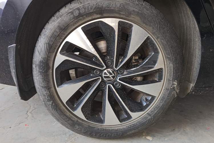 Used Volkswagen Passat 2023 Revised 330TSI Starry Elite Edition Right Rear Wheel Hub