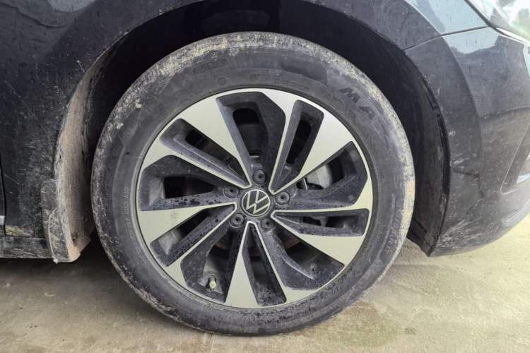 Used Volkswagen Passat 2023 330TSI Elite Edition Right Rear Wheel Hub