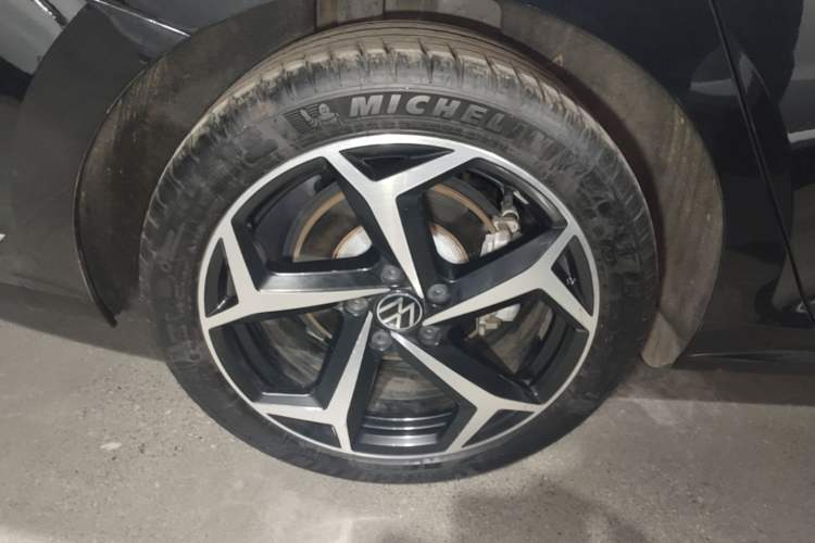 Used Volkswagen Passat 2023 Restyled 330TSI Starry Luxury Edition Right Rear Wheel Hub