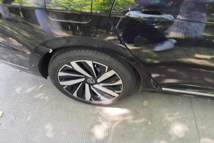 Used Volkswagen Passat 2023 330TSI Elite Edition Right Rear Wheel Hub