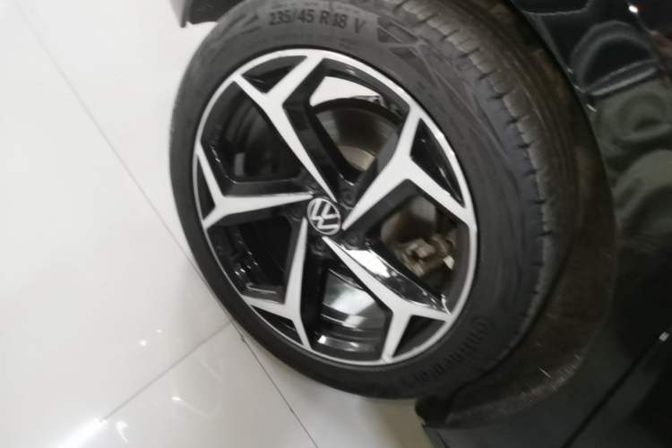 Used Volkswagen Passat 2023 Restyled 330TSI Starry Luxury Edition Right Rear Wheel Hub