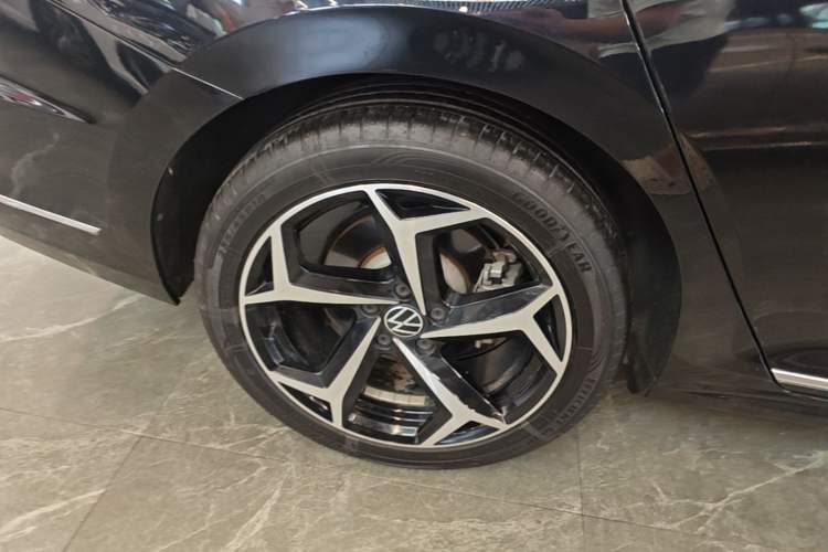 Used Volkswagen Passat 2023 Revised 330TSI Starry Elite Edition Right Rear Wheel Hub
