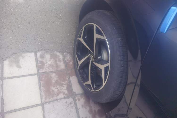 Used Volkswagen Passat 2023 Restyled 330TSI Starry Luxury Edition Right Rear Wheel Hub