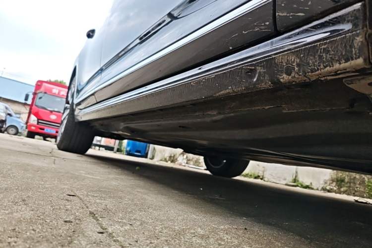 Used Volkswagen Passat 2023 Facelift 330TSI Luxury Edition Right Side Sill