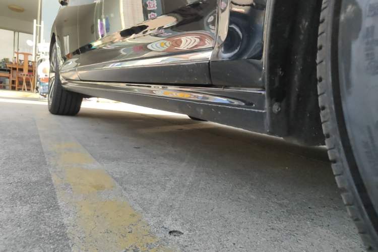 Used Volkswagen Passat 2023 330TSI Elite Edition Right Side Sill