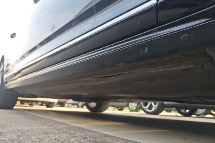 Used Volkswagen Passat 2023 330TSI Starry Luxury Edition Right Side Sill
