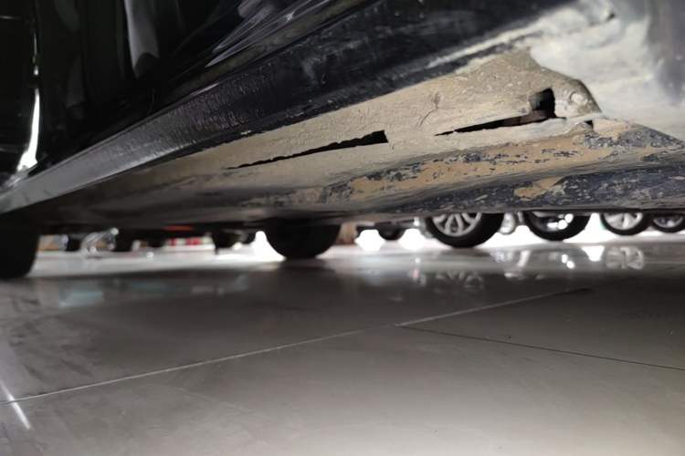 Used Volkswagen Passat 2023 330TSI Luxury Edition Right Side Sill