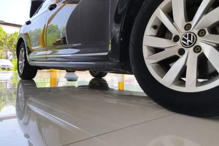 Used Volkswagen Passat 2023 280TSI Business Edition Right Side Sill
