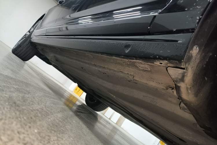 Used Volkswagen Passat 2023 Facelift 330TSI Luxury Edition Right Side Sill