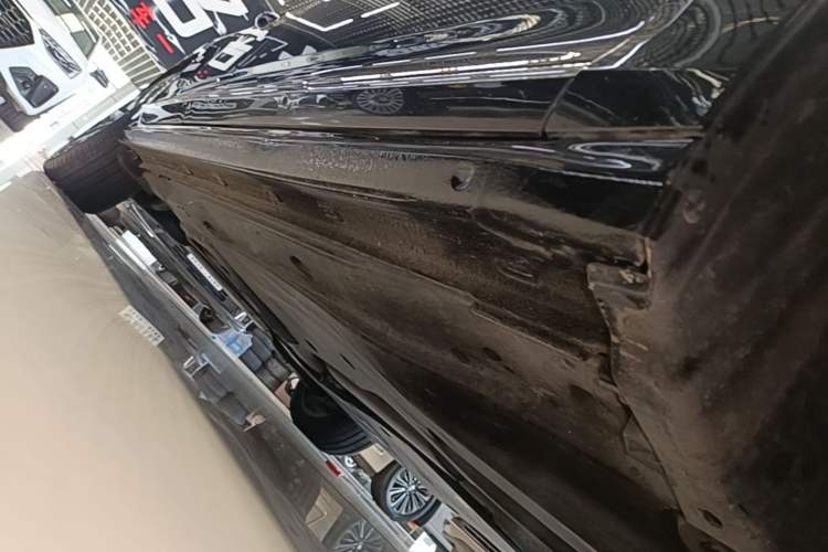 Used Volkswagen Passat 2023 Facelift 330TSI Luxury Edition Right Side Sill