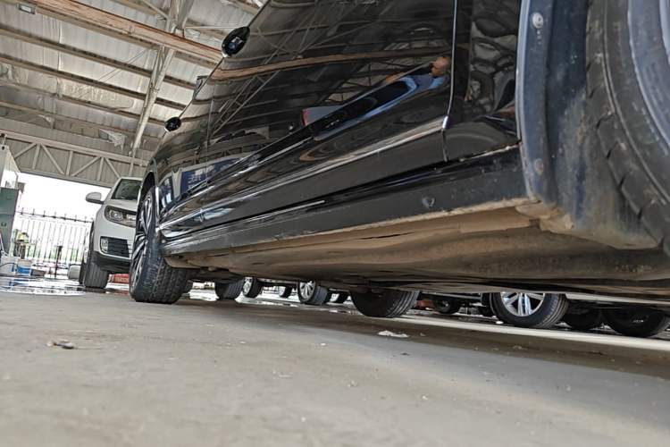 Used Volkswagen Passat 2023 330TSI Elite Edition Right Side Sill