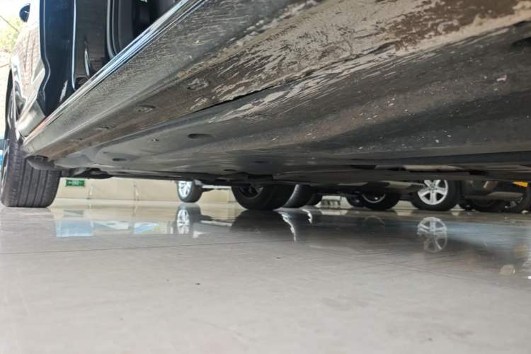 Used Volkswagen Passat 2023 330TSI Starry Luxury Edition Right Side Sill